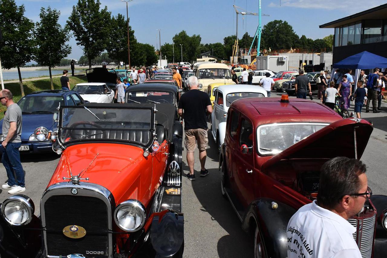Šesti Međunarodni oldtimer susret u Slavonskom Brodu
