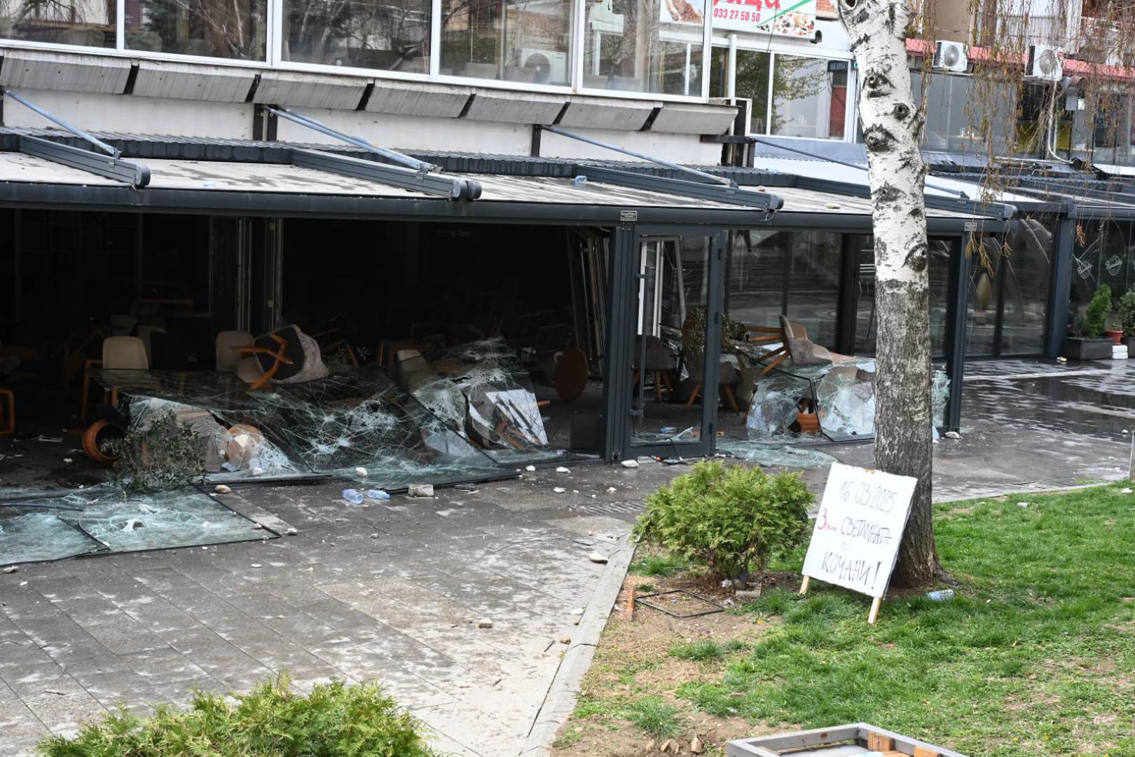17.03.2025., Kocani, Sjeverna Makedonija - Danas je organiziran prosvjed kojim gradjani traze odgovornost vlasnika nocnog kluba Pulse zbog niza sigurnosnih propusta koji su doveli do tragicnog pozara u kojemu je poginulo 59 osoba, a vise od 150 ih je ozlijedjeno. Prosvjednici su  tijekom prosvjeda ostetili kafic i izlog mjesta u kojem se nalazi sjediste njegove tvrtke te su prevrnuli njegov automobil.  Photo: STR-1234/PIXSELL