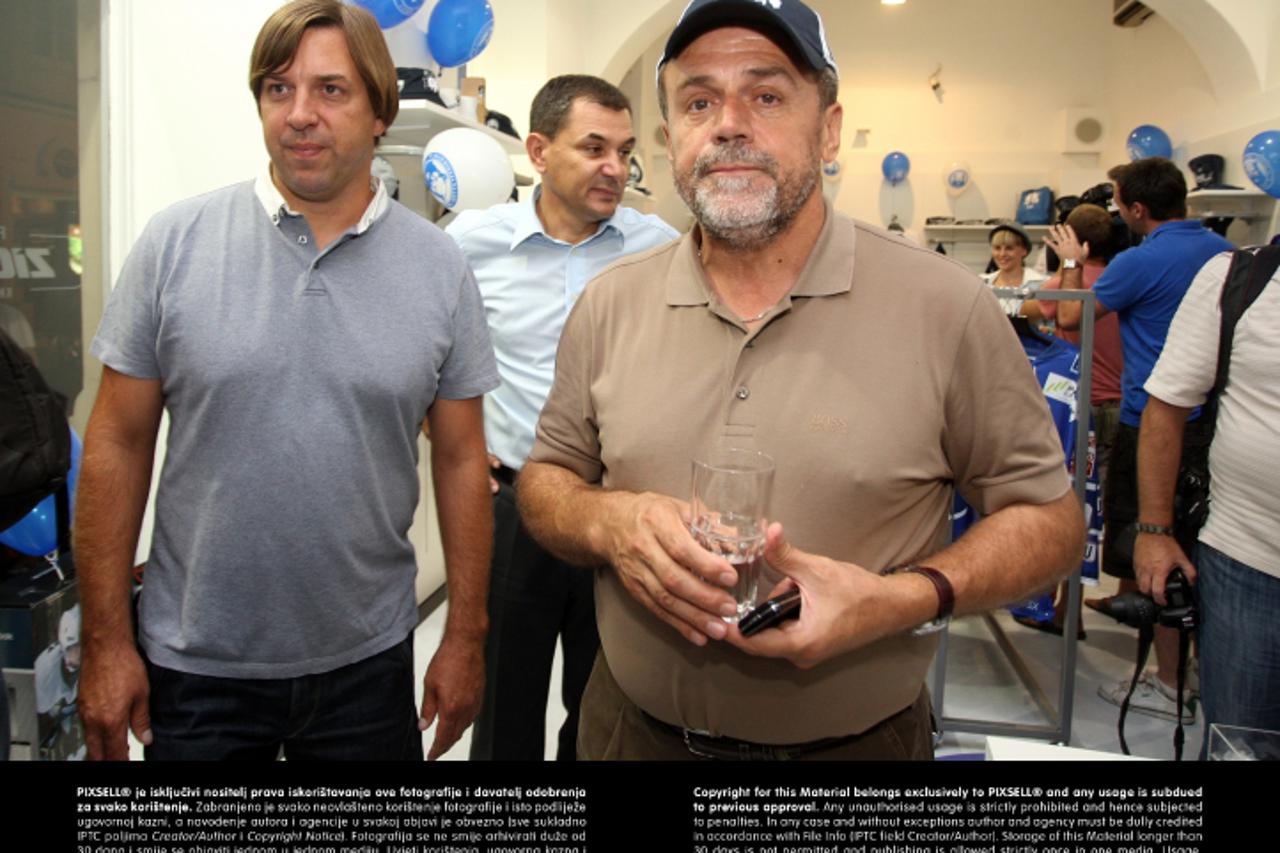'30.08.2011., Zagreb - Otvorenje novog fan shopa hokejaskog Kluba Medvesck u Teslinoj 6. Milan Bandic i Damir Gojanovic.  Photo: Igor Kralj/PIXSELL'