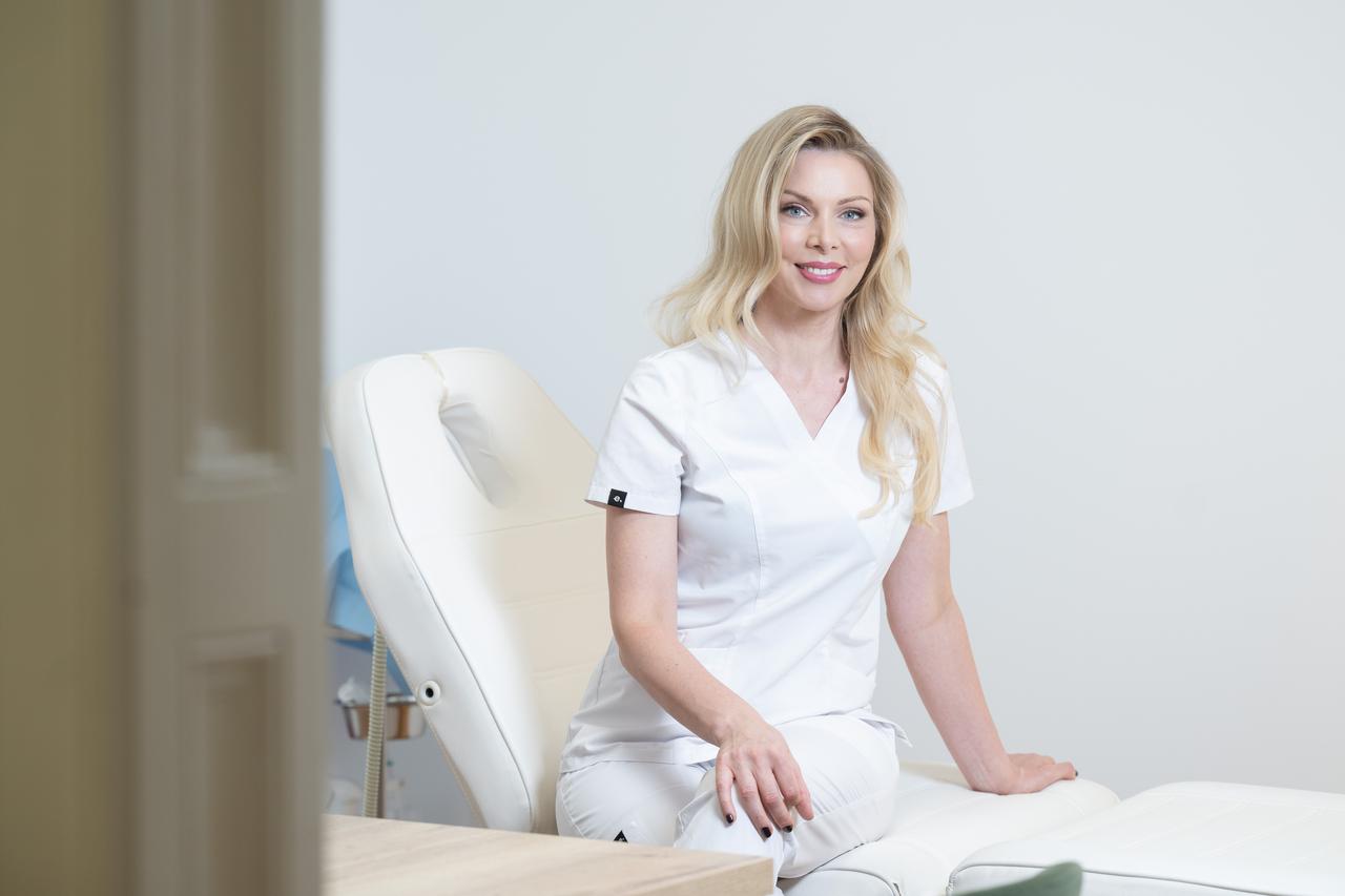 Dr. Ana Štanfel Hauser