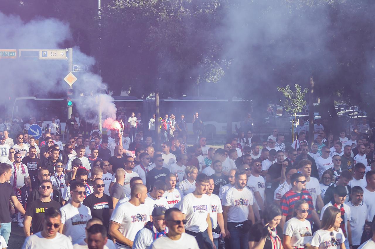 Split: Korteo Torcide prema stadionu Poljud