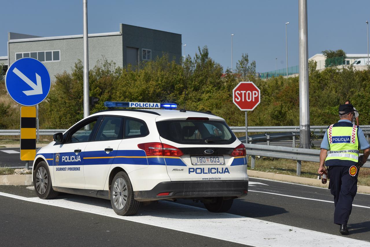 policija