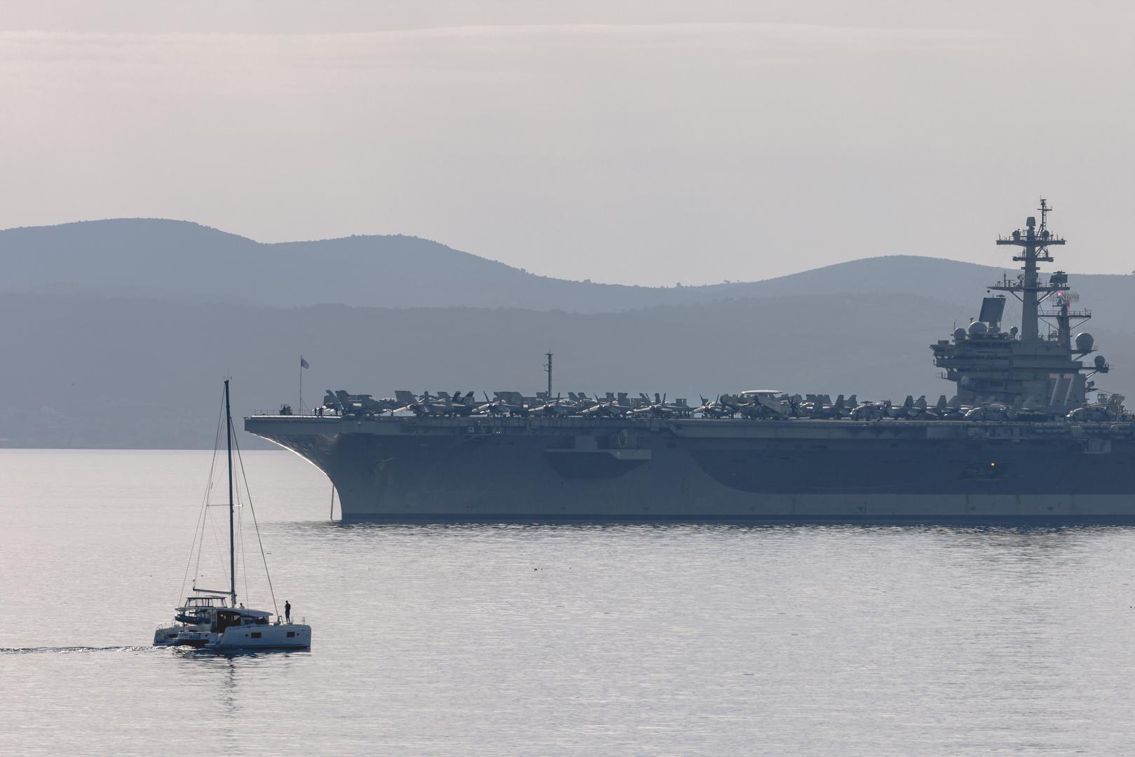 03.11.2022., Split - Americki nosac aviona USS George H.W. Bush uplovio pred Split. Photo: Miroslav Lelas/PIXSELL