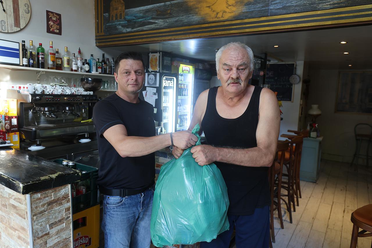 Zagreb: Kafić Kavalir razvrstava otpad  i donira ambalažu u humanitarne svrhe