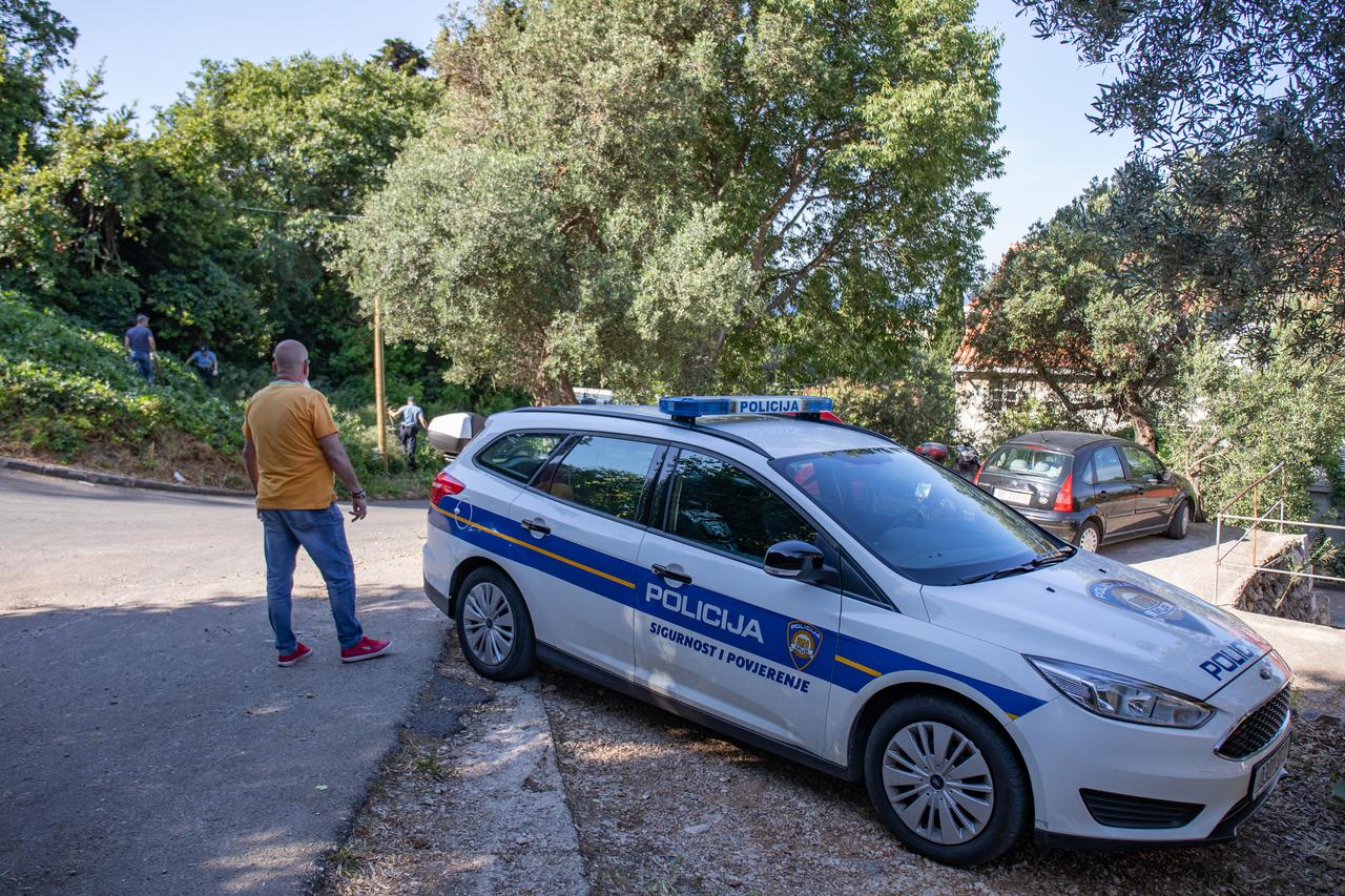 Dubrovnik: Sin u obiteljskoj kući pucao na roditelje,  očevid je u tijeku