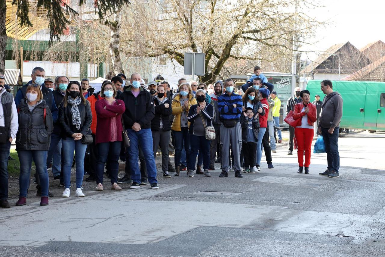 Građani Petrinje prosvjeduju zbog spore obnove grada nakon potresa