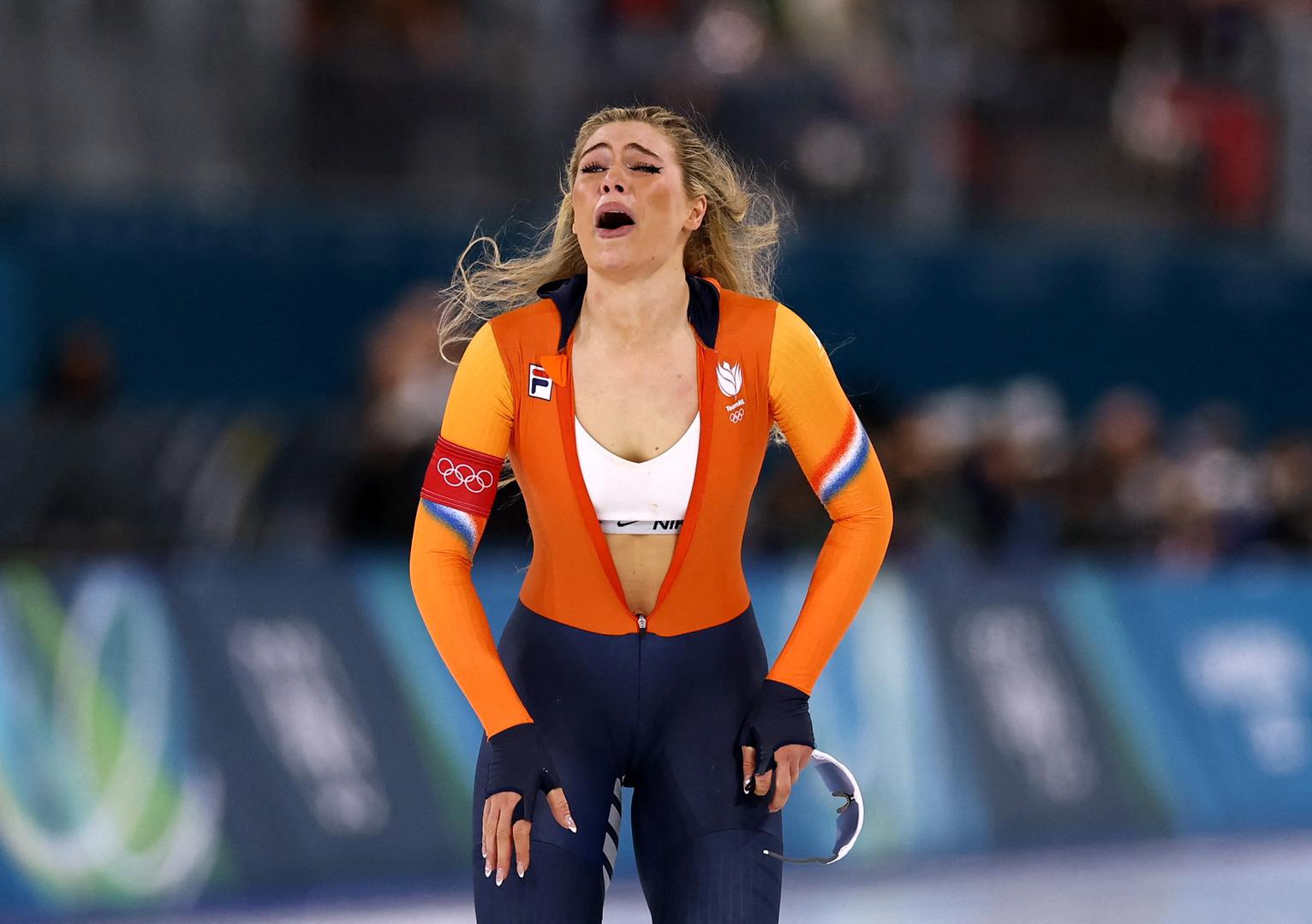 Tijekom snimanja videa medalja joj je pukla, što je zabilježeno kamerom i iznenadilo sportašicu.