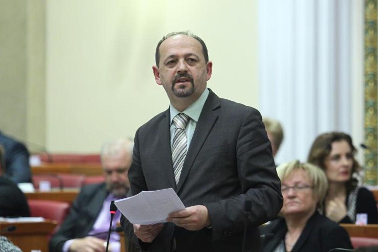 Ivan Lovrinović 