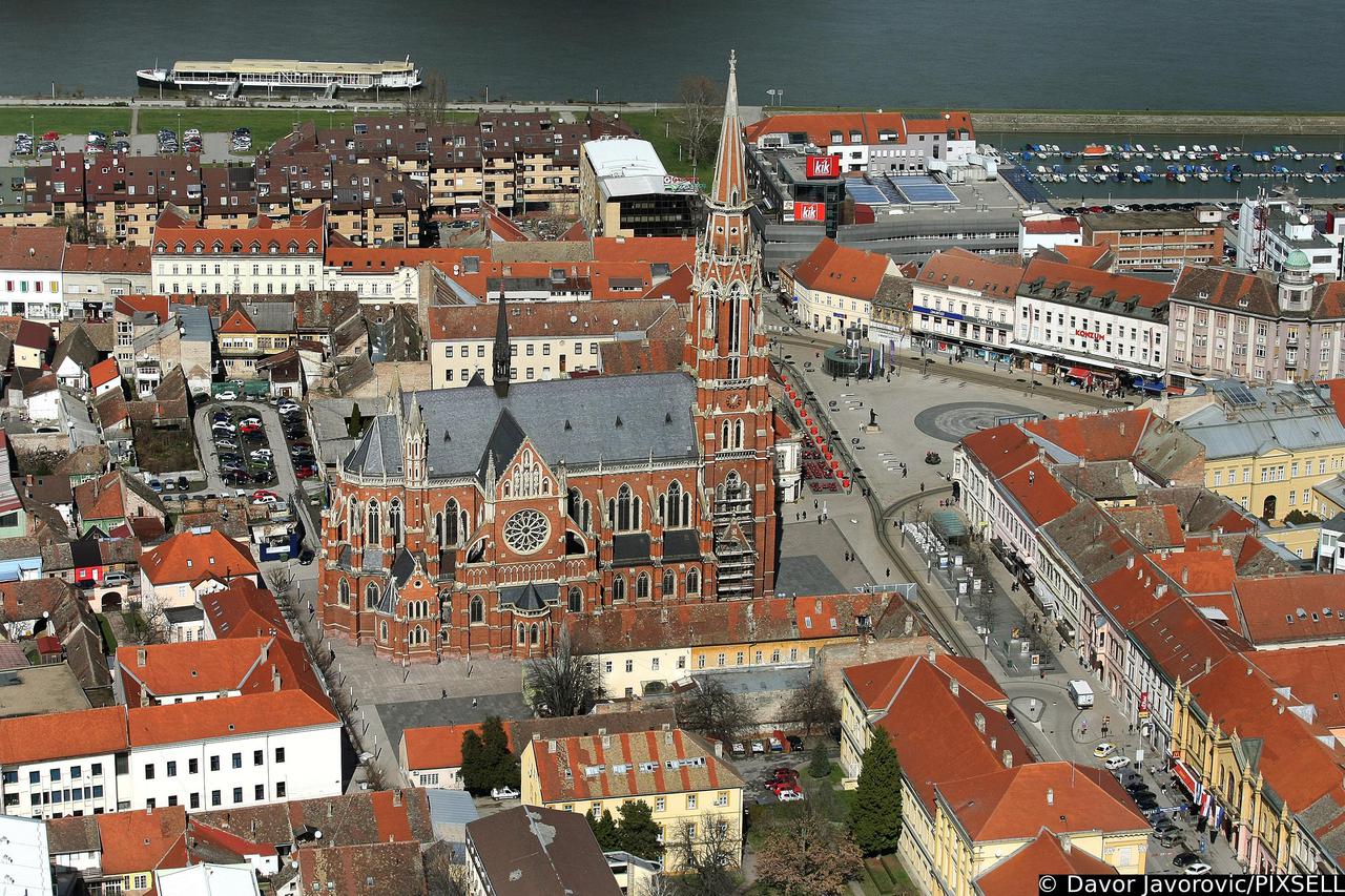 Osijek: Pogled na gradske znamenistosti iz zraka