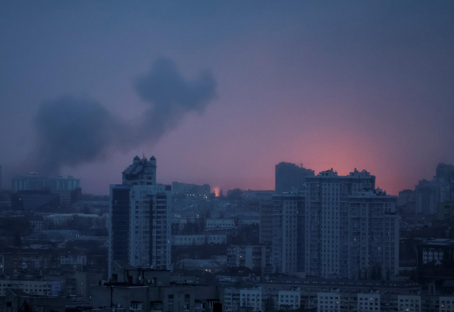 An explosion of a missile is seen in the sky over the city during a Russian missile and drone strike, amid Russia's attack on Ukraine, in Kyiv, Ukraine January 2, 2024. REUTERS/Gleb Garanich Photo: GLEB GARANICH/REUTERS