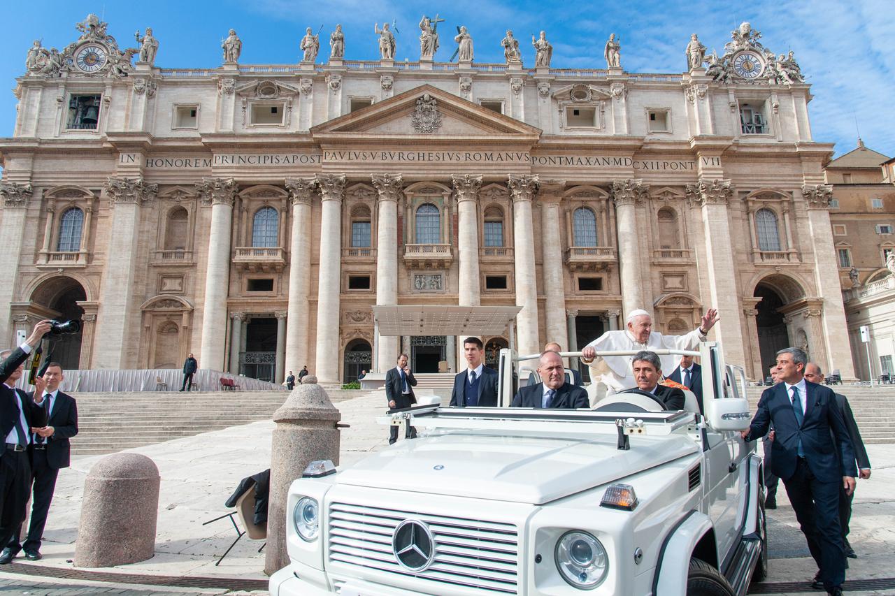 ITALY -WEEKLY GENERAL AUDIENCE - 2022/11/09