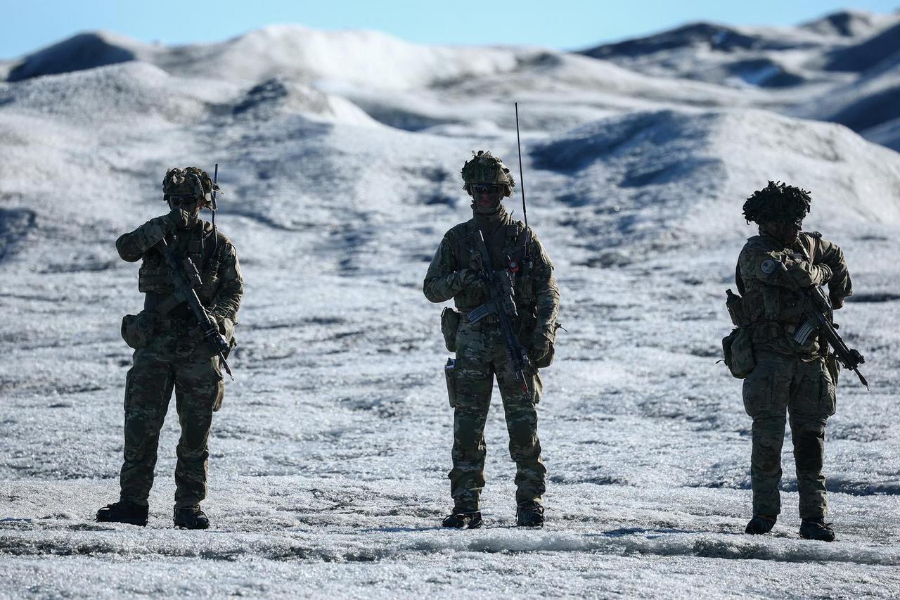 Military drills in Greenland