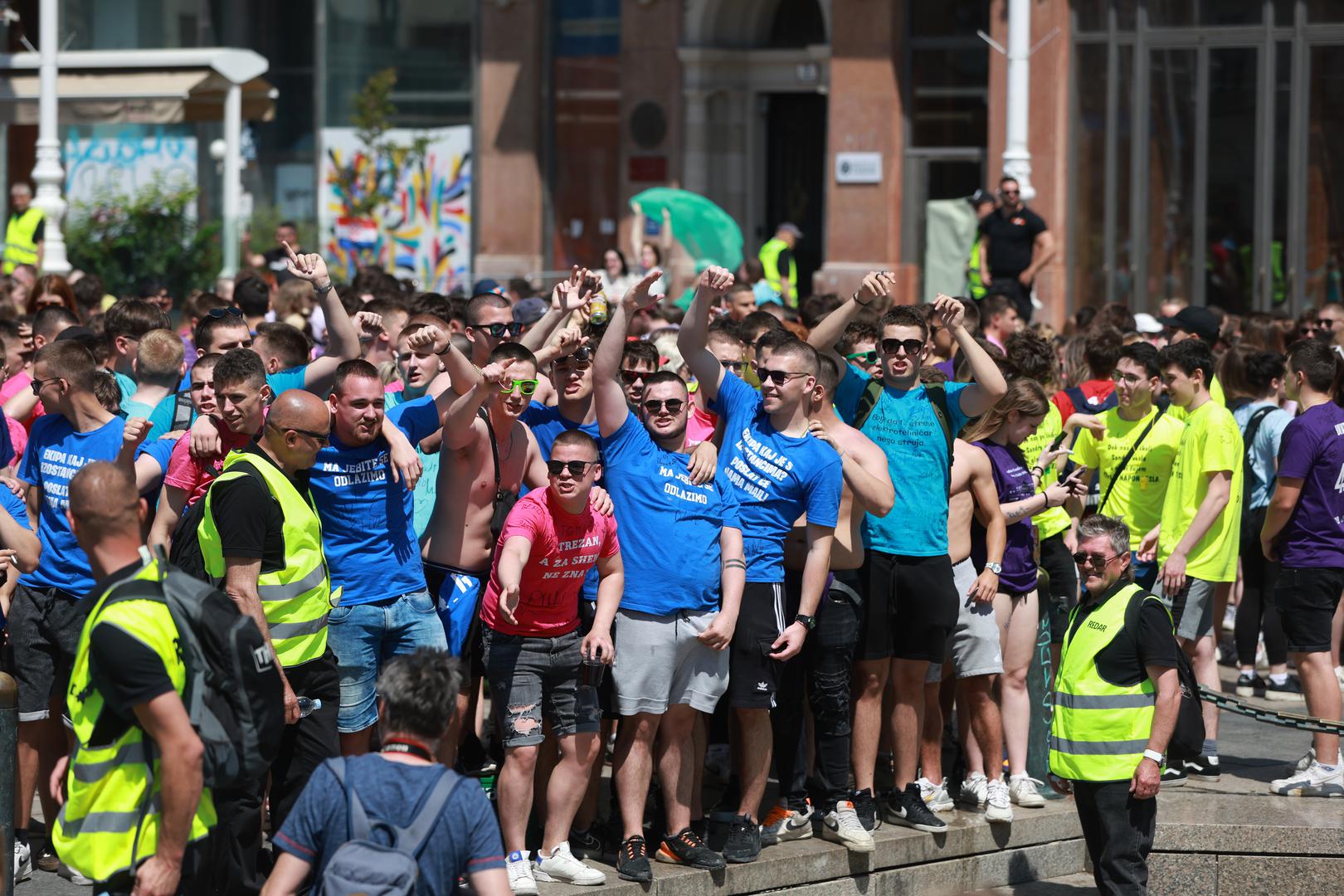 26.05.2023. Zagreb - Norijada maturanata na na Trgu bana Josipa Jelacica Photo: Sanjin Strukic/PIXSELL