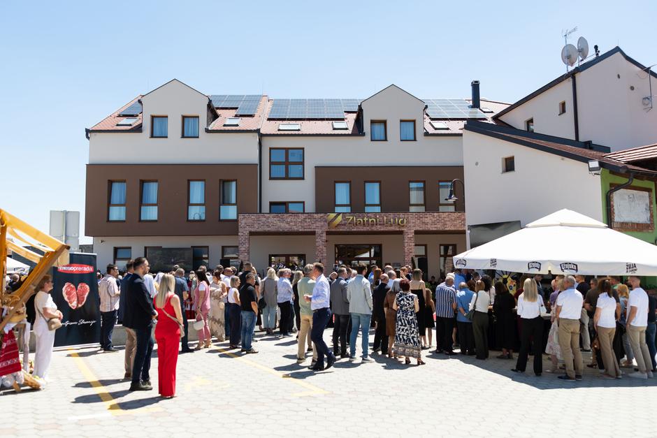 Difuzni hotel Zlatni Lug