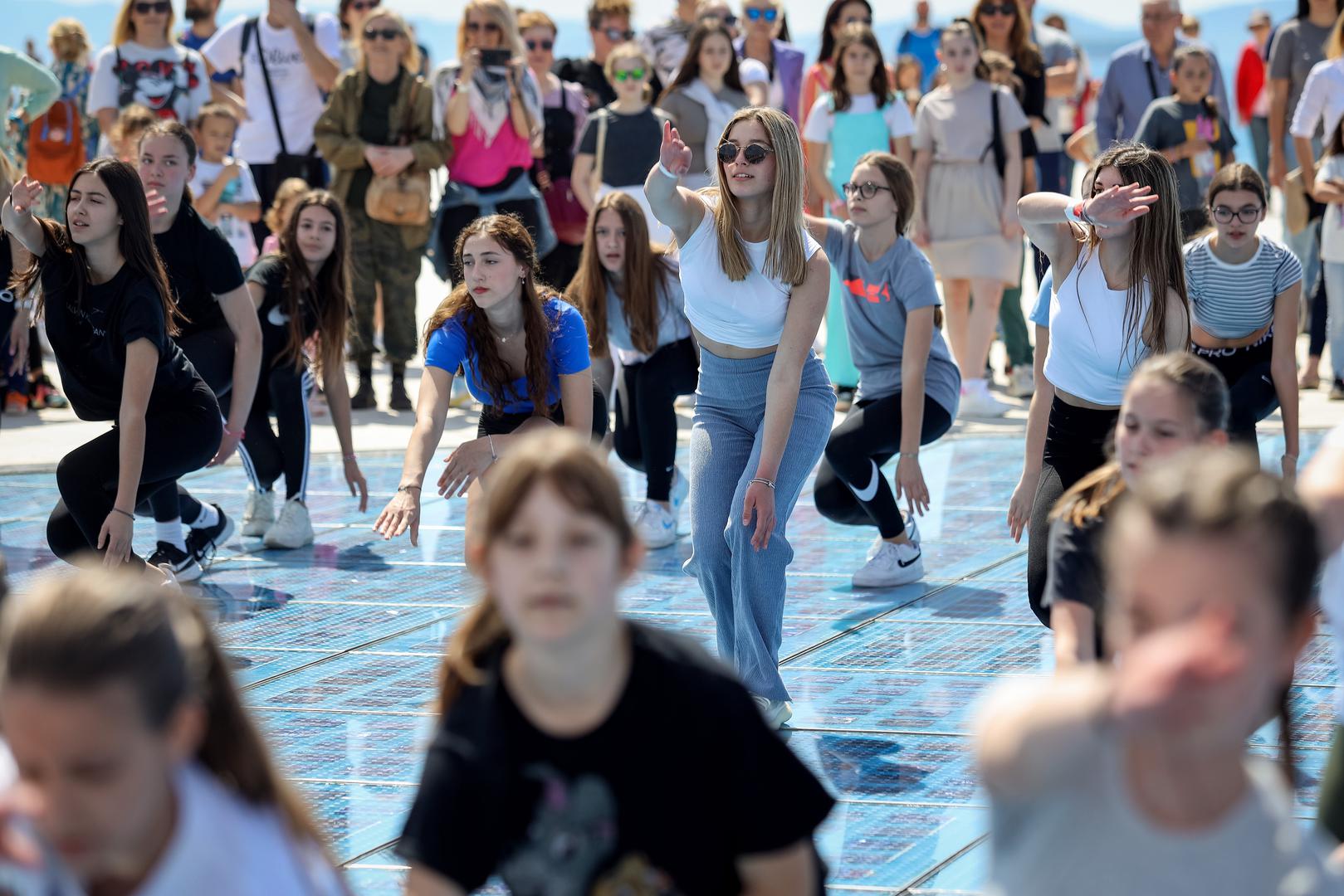 Osim toga, imao je i svjetliju kosu.