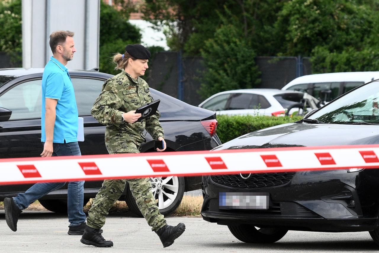 Zagreb: Istražitelji vojne policije ispred MUP-a u Heinzelovoj ulici