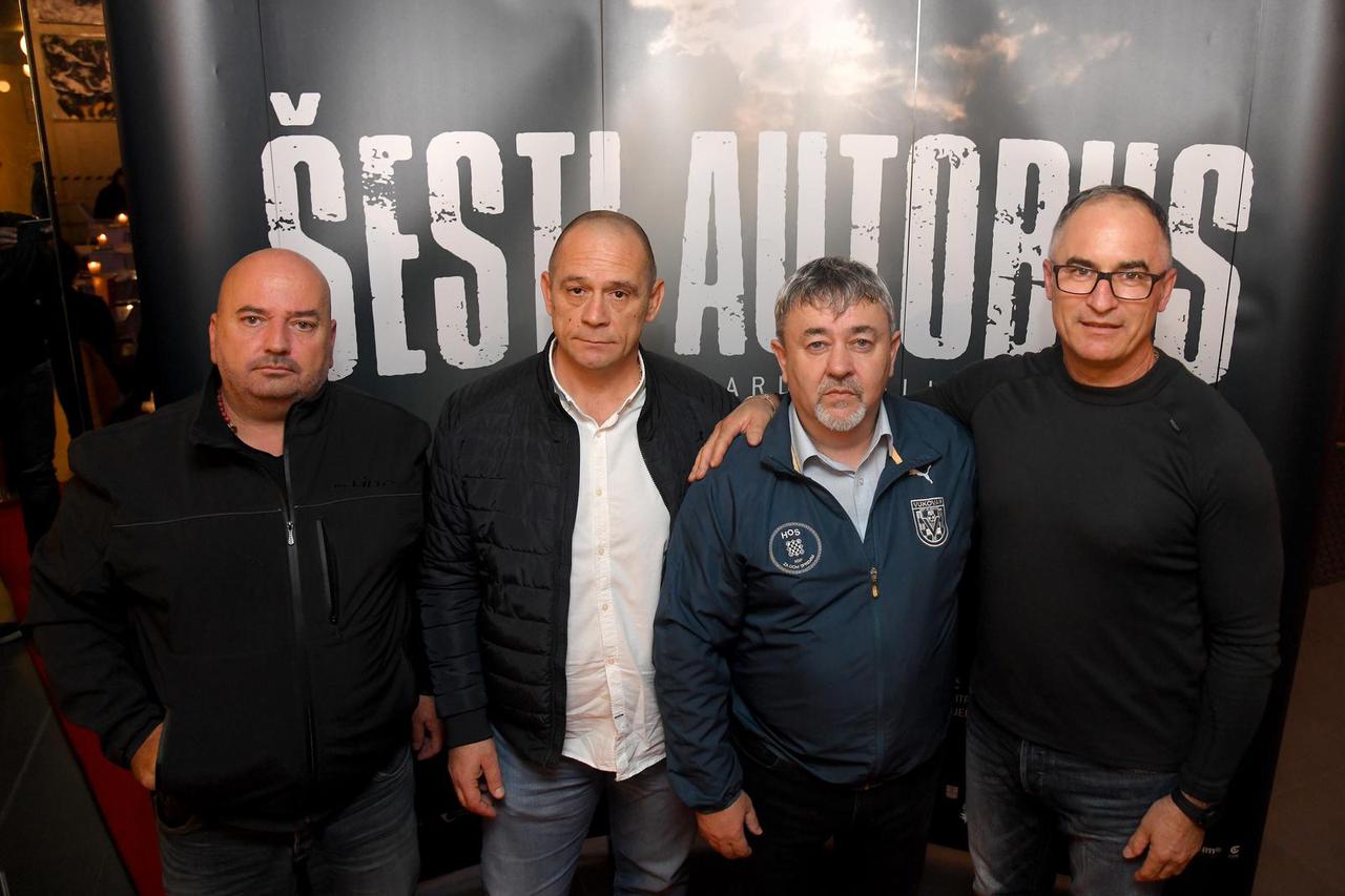 Zagreb: Vukovarski branitelji po čijim je pričama snimljen film "Šesti autobus"