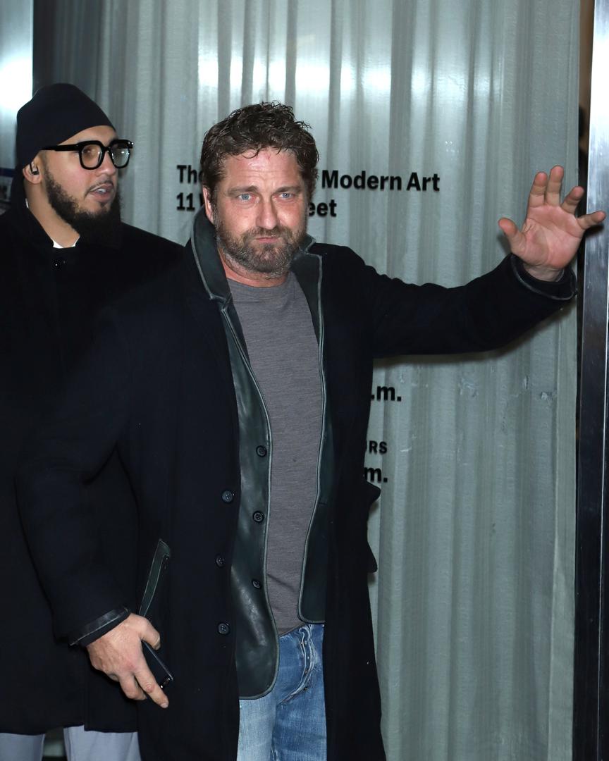  Svega nekoliko mjeseci nakon pomirenja Butler je rekao da je opet solo i da uživa u tome.