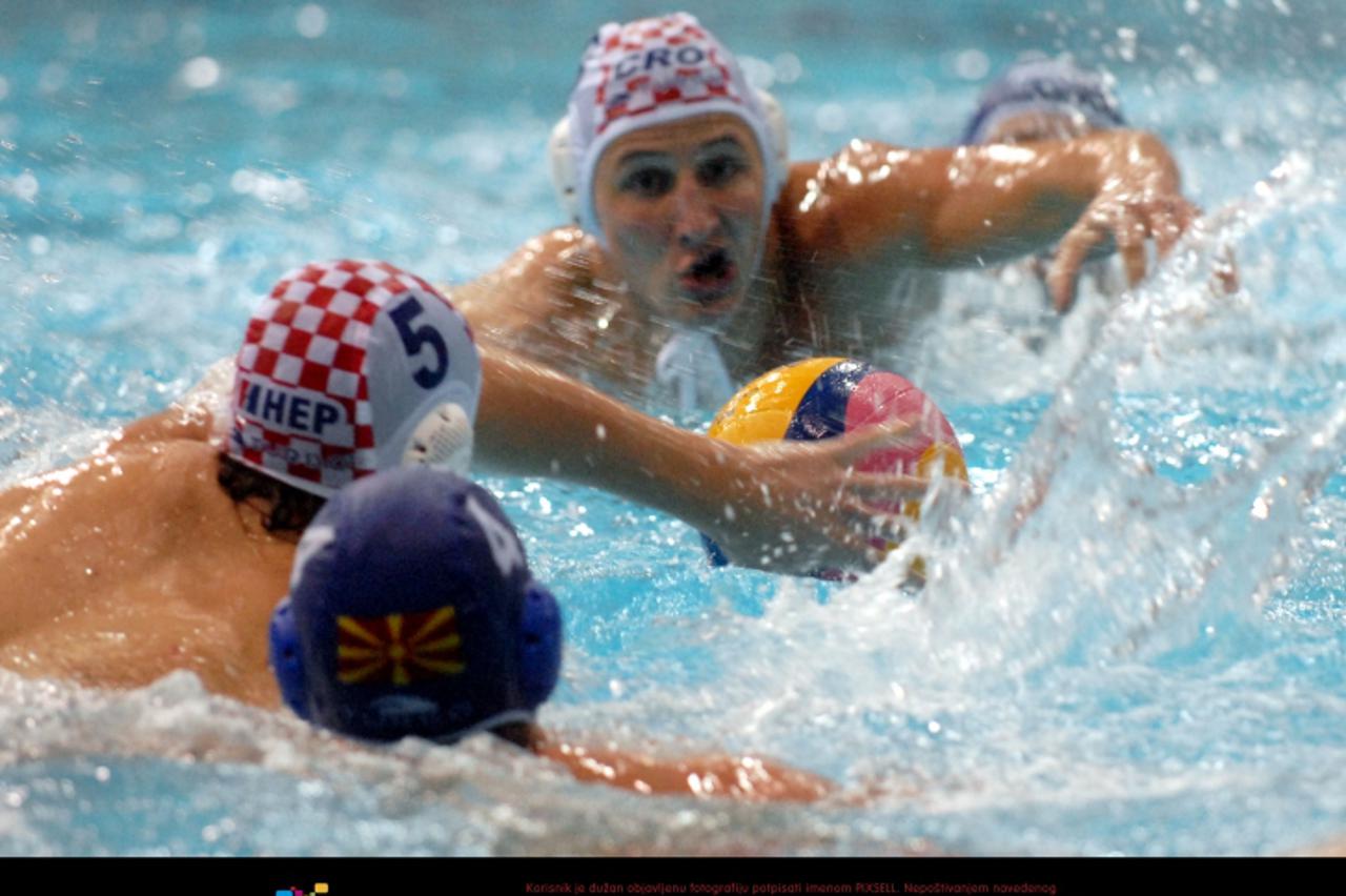 \'23.02.2010., Varazdin- Svjetska liga u vaterpolu, 4. kolo, Hrvatska-Makedonija. Sandro Sukno.  Photo: Marko Jurinec/PIXSELL\'