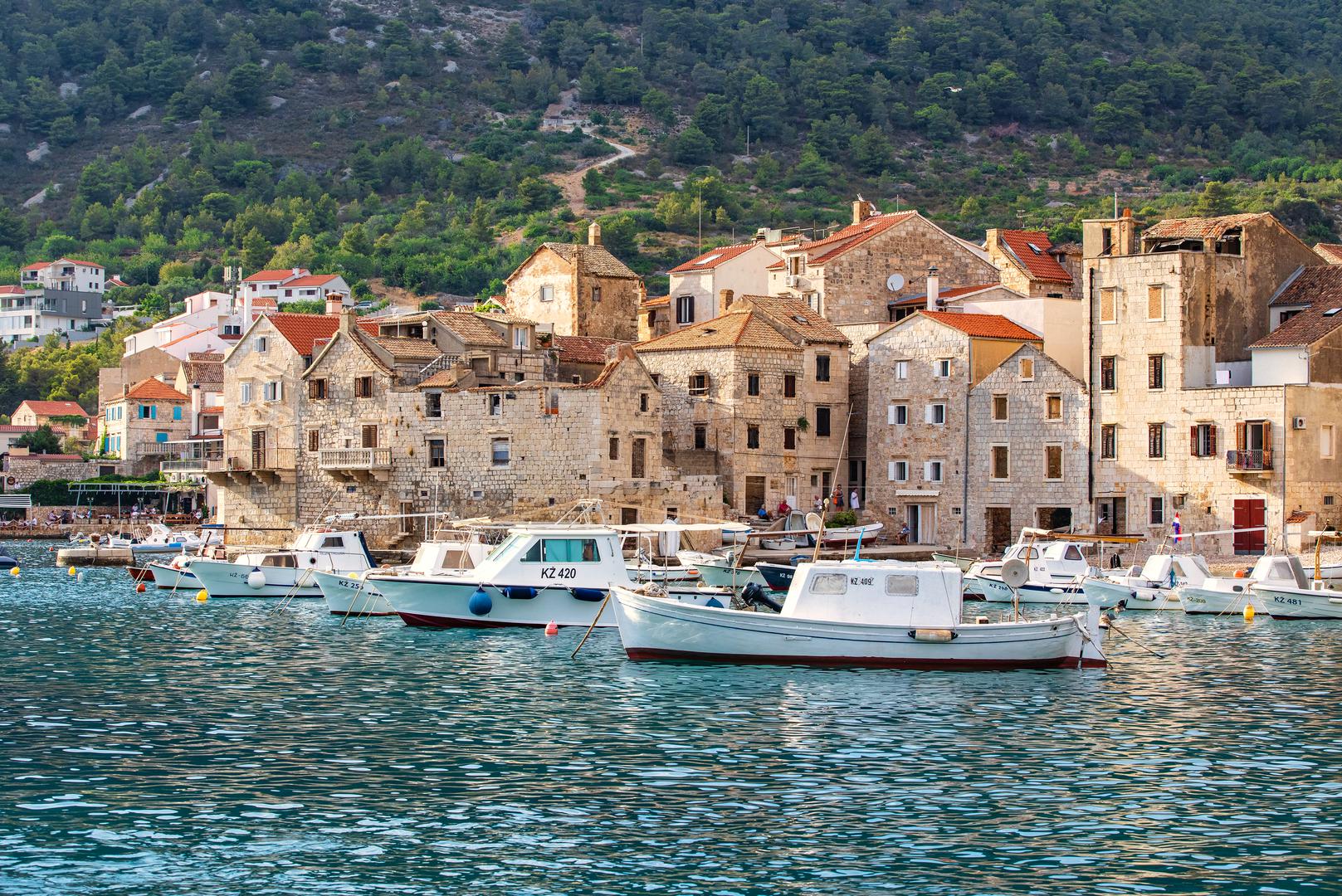 25.07.2021., Komiza, Otok Vis -  Komiza se nalazi na zapadnoj strani otoka Visa u dubokom Komiskom zaljevu. Photo:Davor Javorovic/PIXSELL