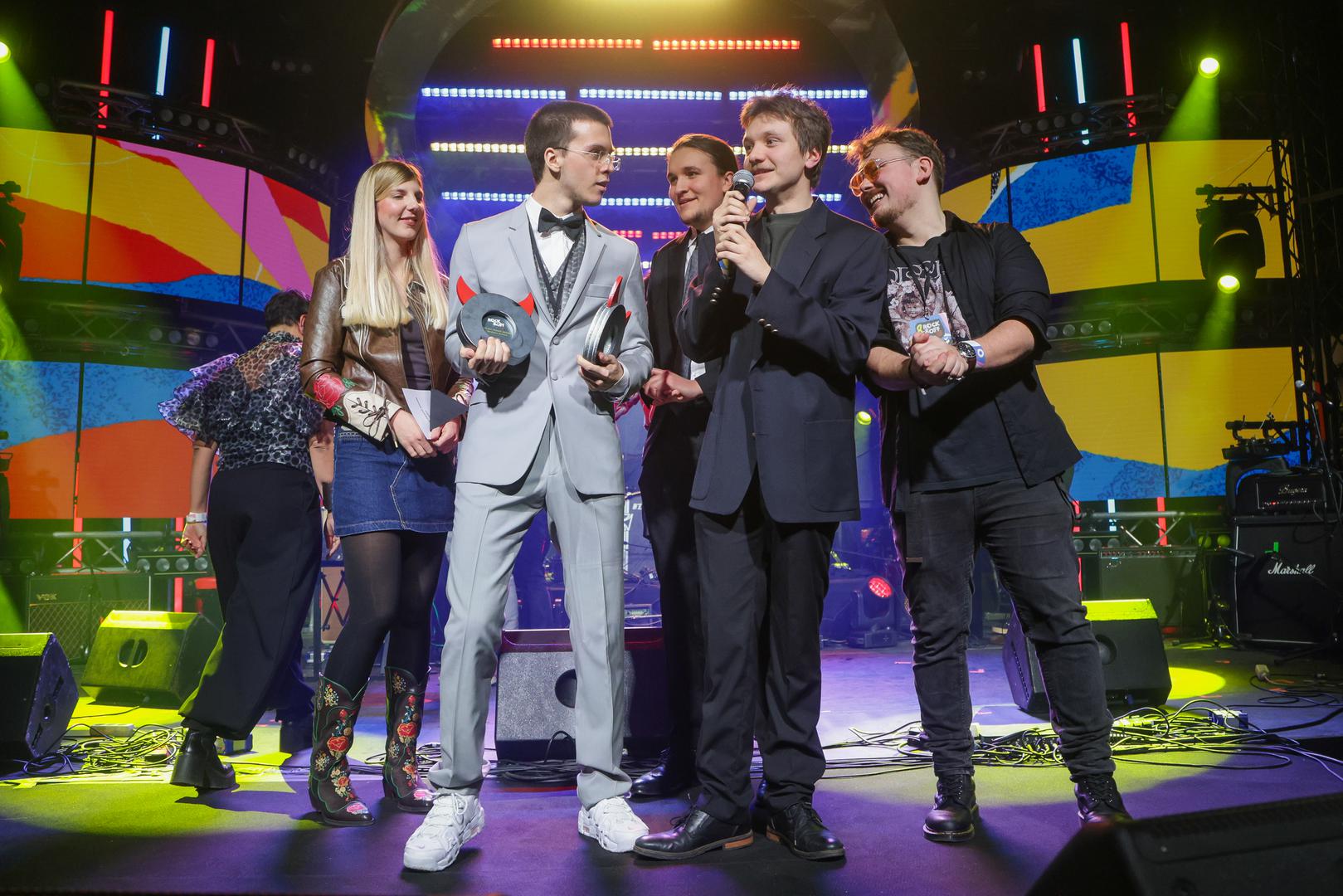 Nagrada Rock&Off i osmu je godinu zaredom potvrdila svoj status najboljeg tuluma u gradu, okupivši na jednom mjestu dobitnike, nominirane, izvođače i brojne goste koji su neviđenom energijom slavili najbolje od domaće rock&off scene 2025. godine.