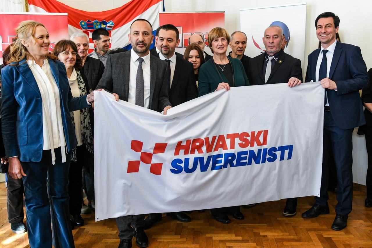 Hrast i HKS