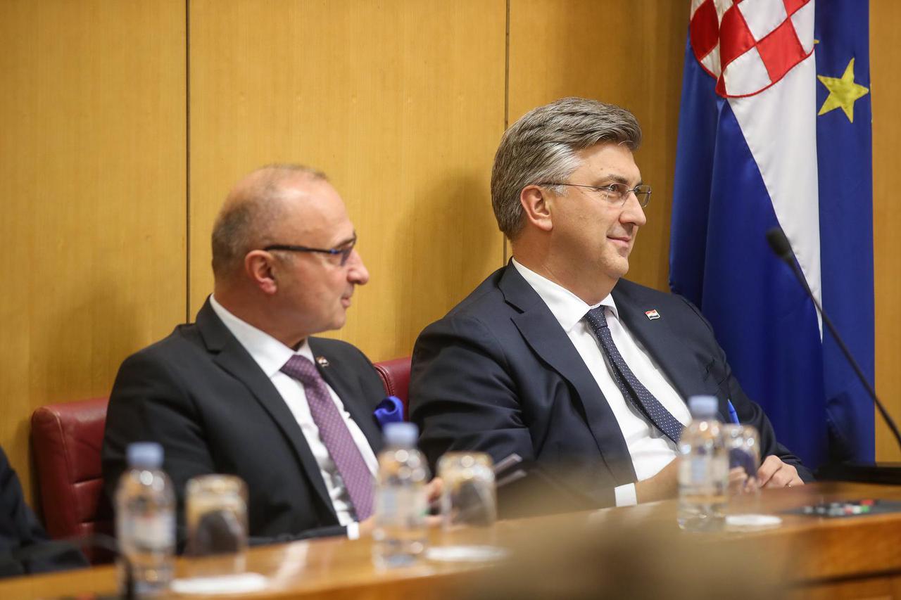 Zagreb: Andrej Plenković u Saboru na raspravi o opozivu ministra Grlića-Radmana