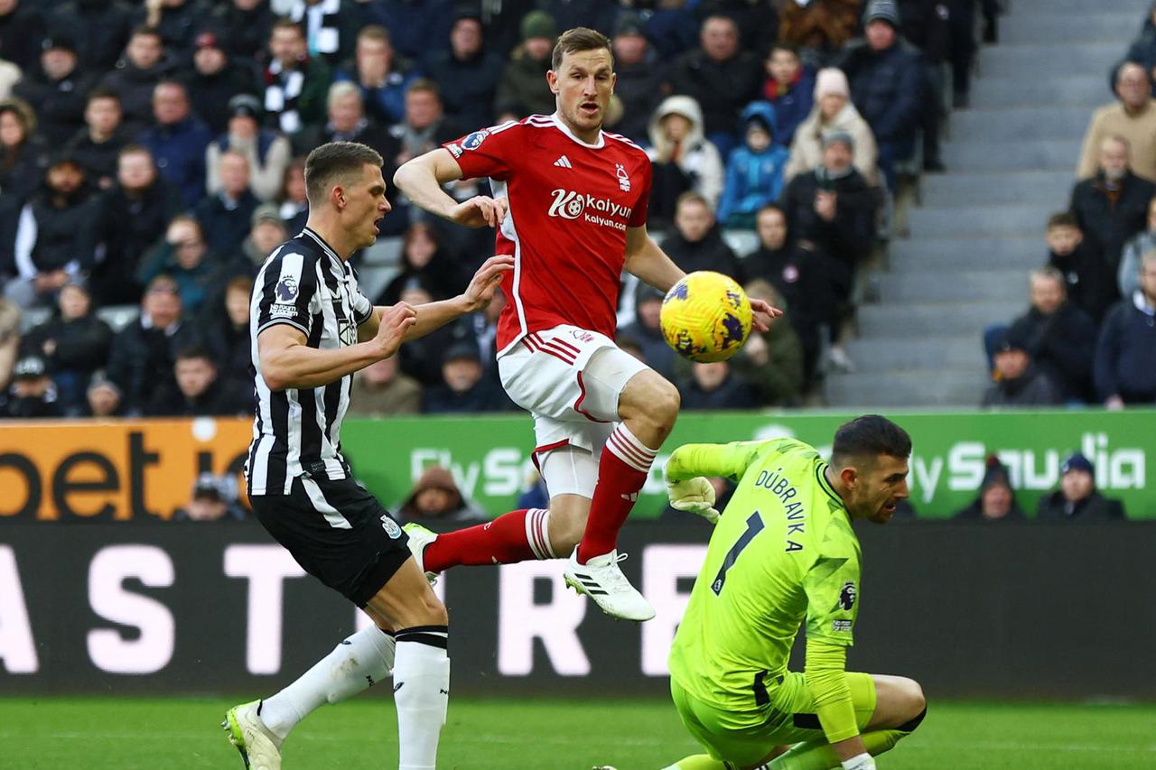 Premier League - Newcastle United v Nottingham Forest