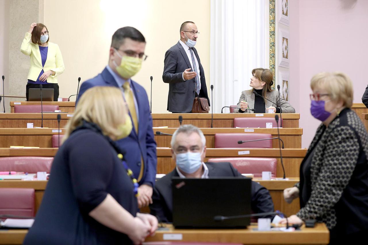 Zagreb: Premijer Andrej Plenković podnosi izvješće Saboru o stanju u Ukrajini