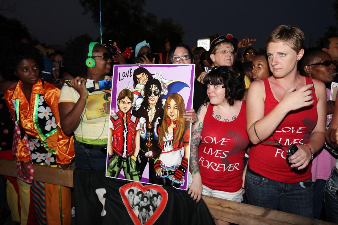 Michael Jackson bdijenje (1)