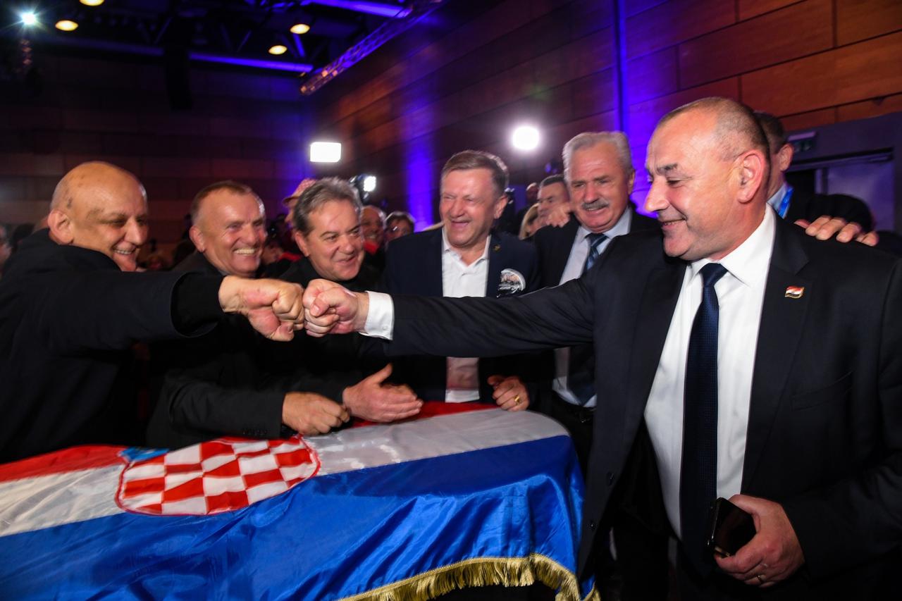 Kolinda Grabar-Kitarović obratila se nakon objave prvih neslužbenih rezultata