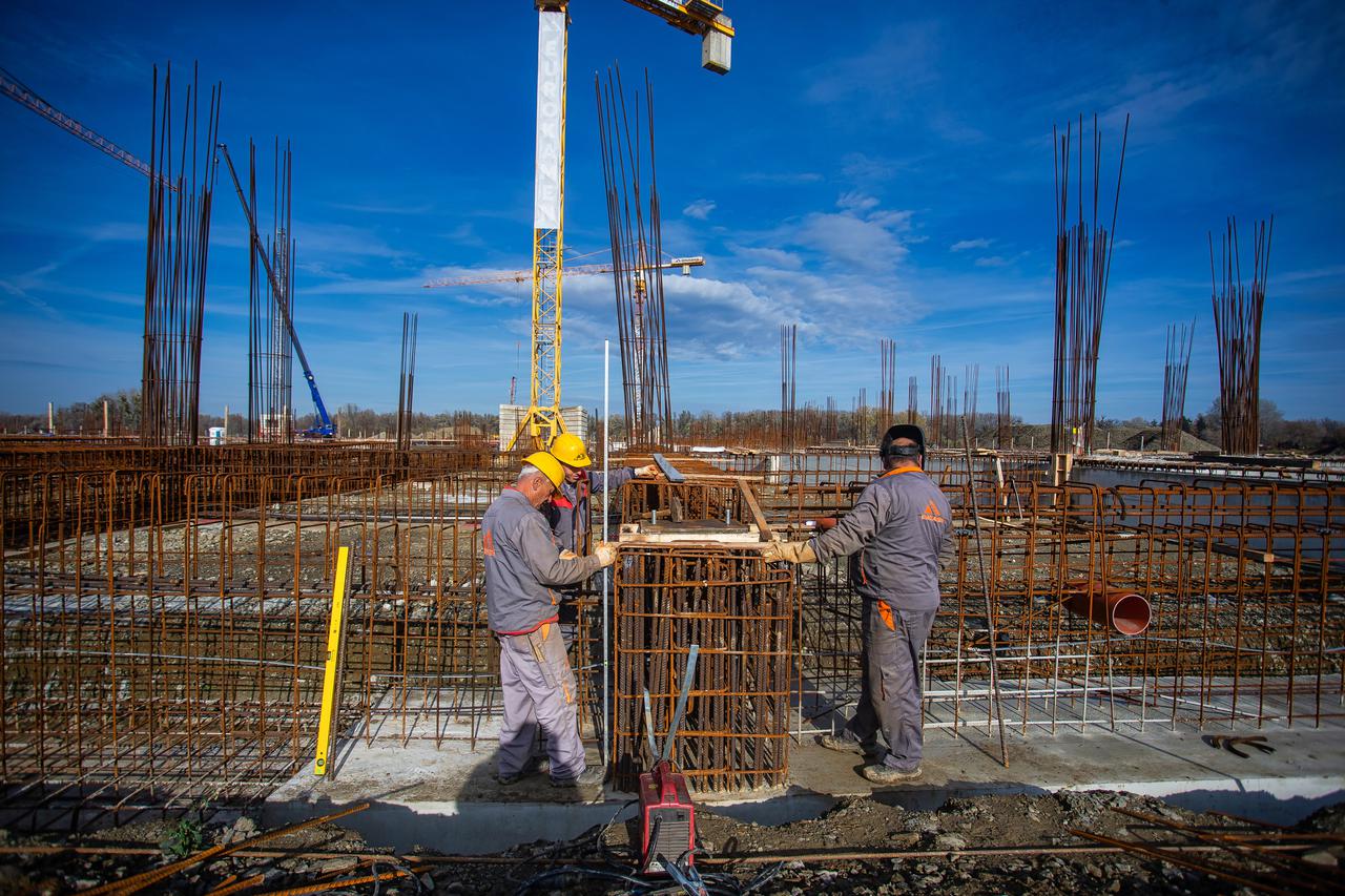 Gradnja stadiona na Pampasu