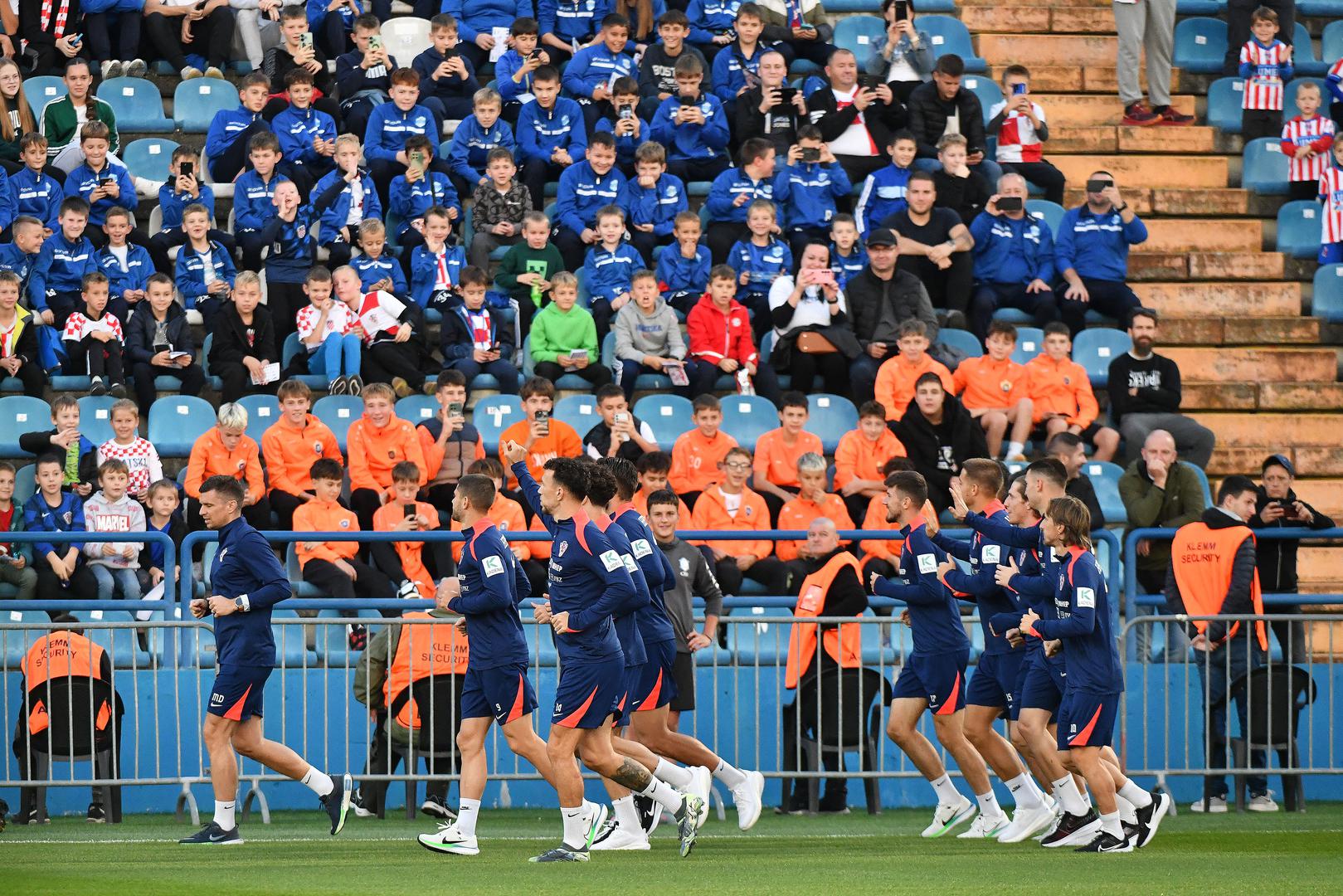 Hrvatska bi pobjedom, koja se i očekuje, zadržala prvo mjesto u skupini L, a do kraja kvalifikacija mora nastaviti pobjeđivati budući da ju od Češke odvaja samo gol-razlika. Iako, vatreni su odigrali i utakmicu manje od prvih pratitelja.