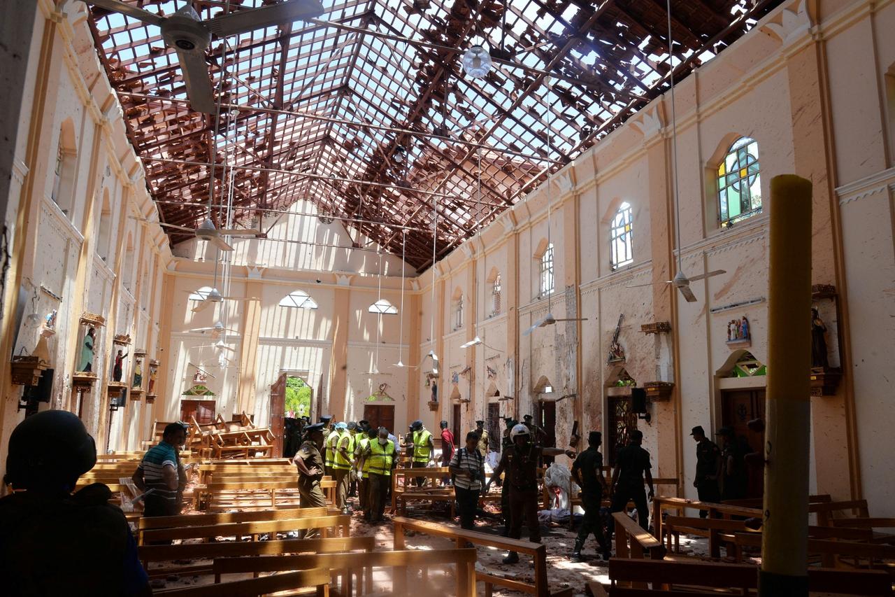 Pogreb nakon masakra u Šri Lanki