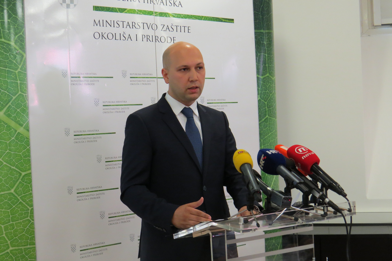 Ministar Zmajlović