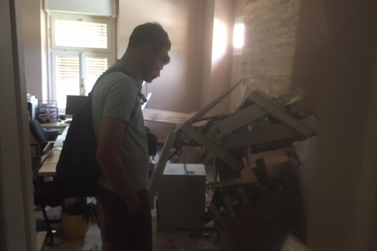 Razneseni bankomat u Novigradu