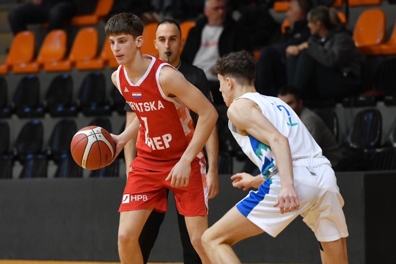 Šibenik: Prijateljska košarkaška utakmica U-16 Hrvatska-Slovenija