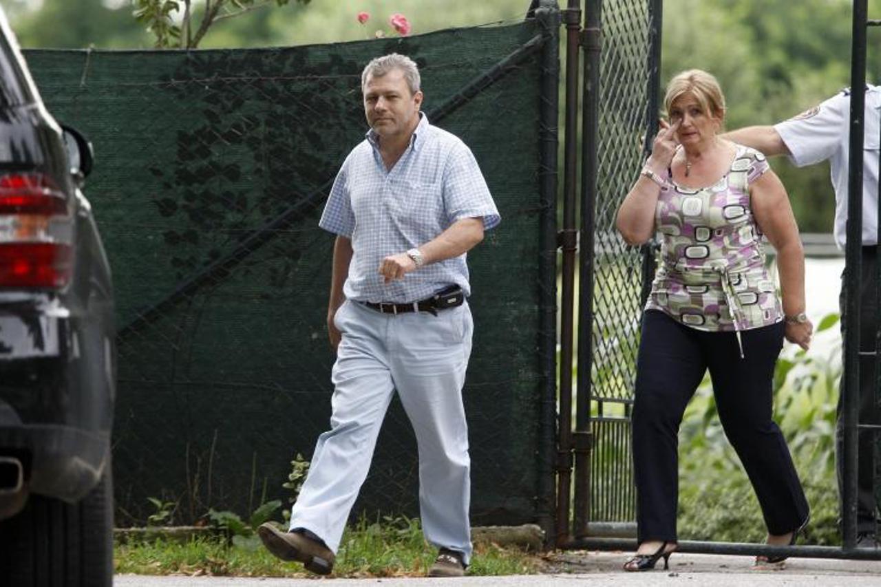 '08.07.2008., Zagreb - Zeljko i Vesna Zuzic dosli su u posjet sinu Hrvoju koji sluzi petogodisnju kaznu u zatvoru u Vukomercu, na odjelu 11.  Photo: Slavko Midzor/PIXSELL'