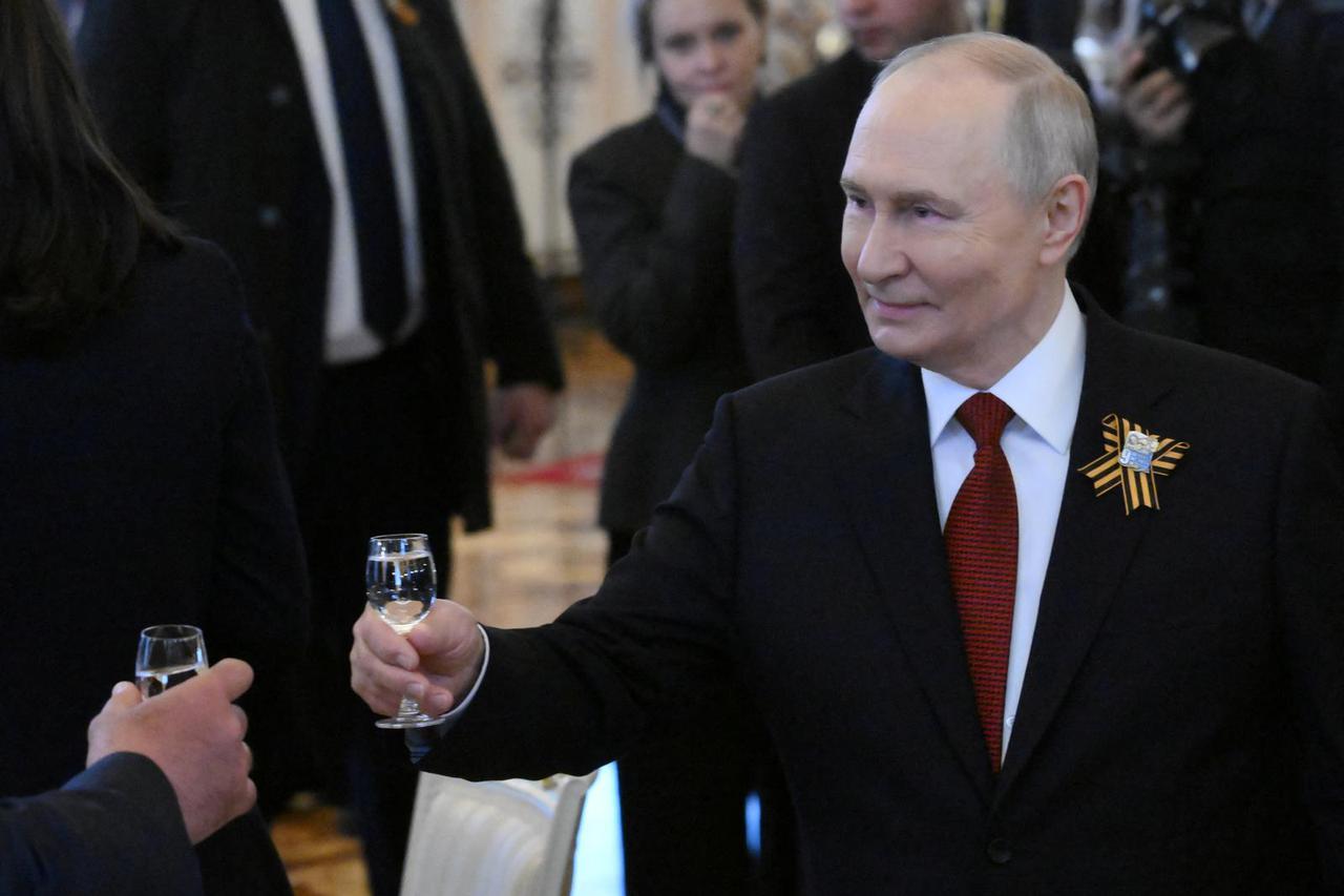 Leaders attend reception on Victory Day in Moscow