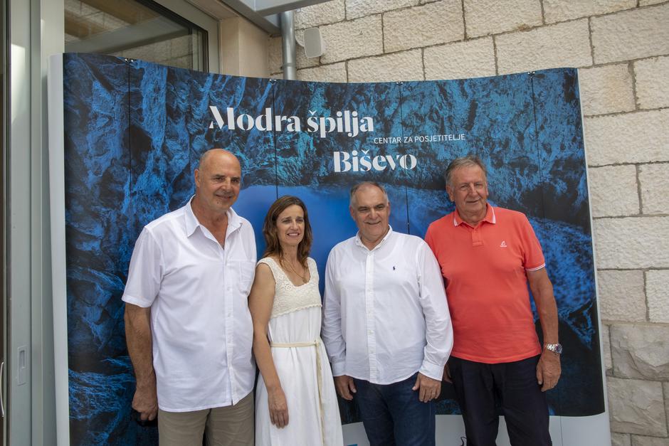 Centar za posjetitelje Modra špilja - Biševo