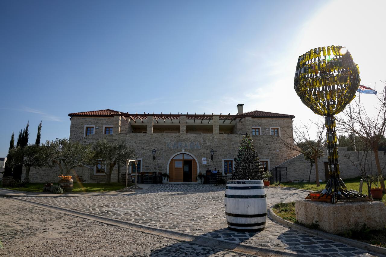 Pakoštane: Vinarija Karaba