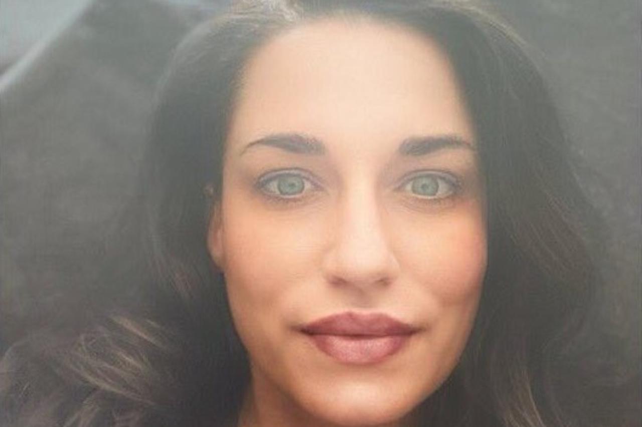 Sarah Bils Donbass Devushka