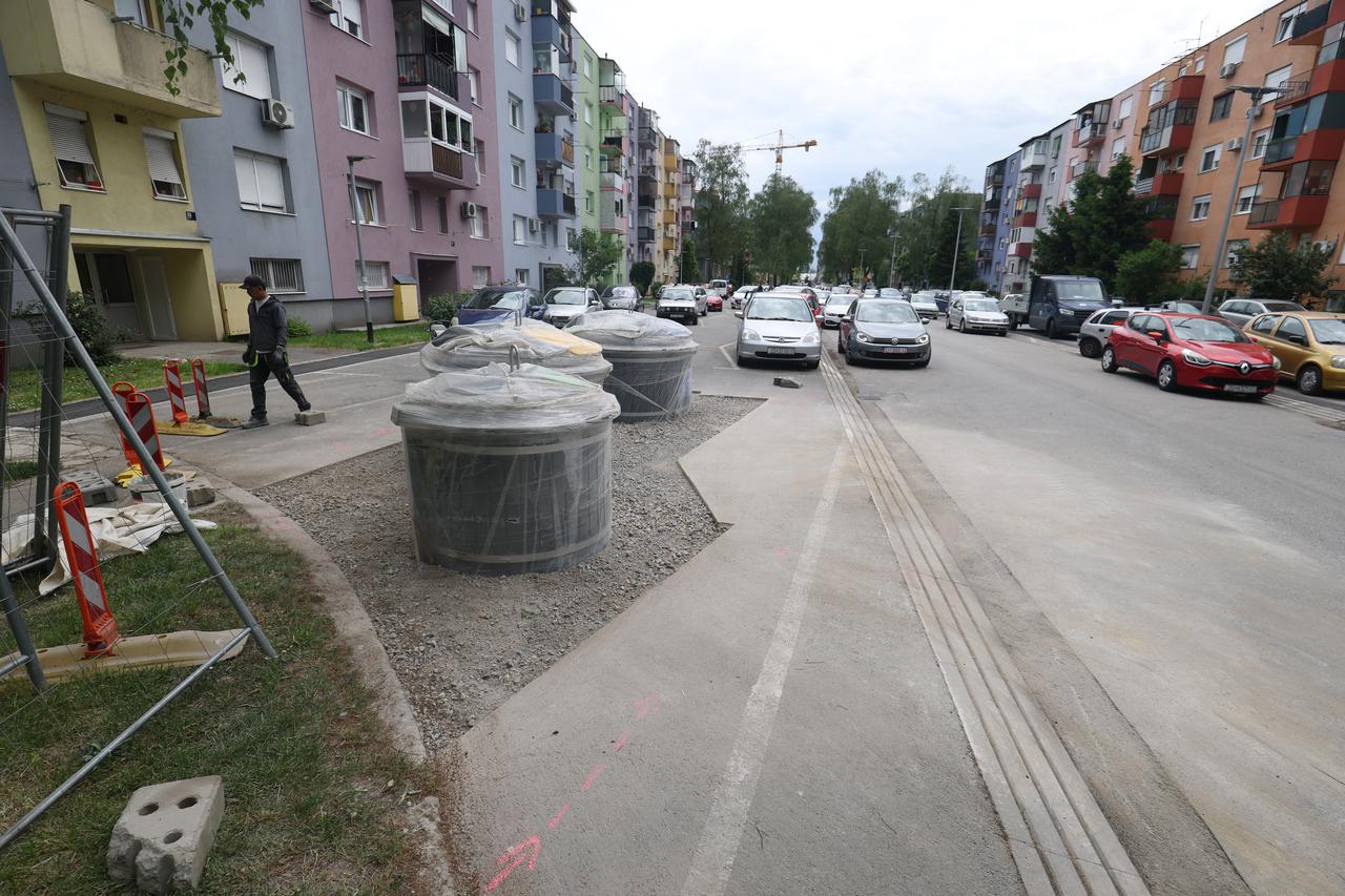 Zagreb: Postavljeni podzemni spremnici s čijom ugradnjom je broj parkirališta smanjen