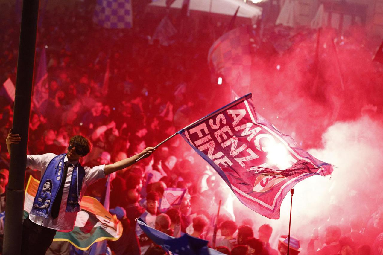 Serie A - Napoli fans celebrate winning Serie A