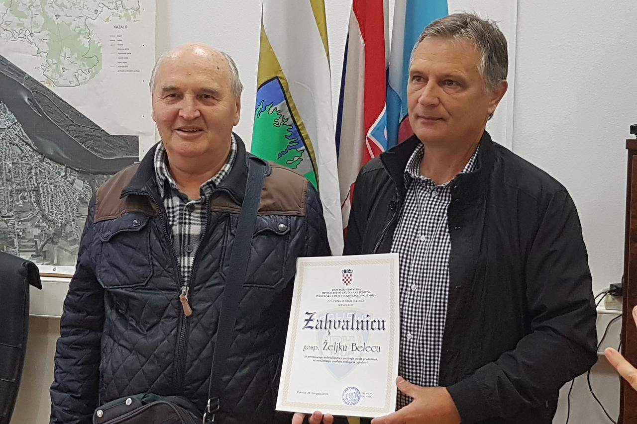 Dodjela zahvalnice za poštenje