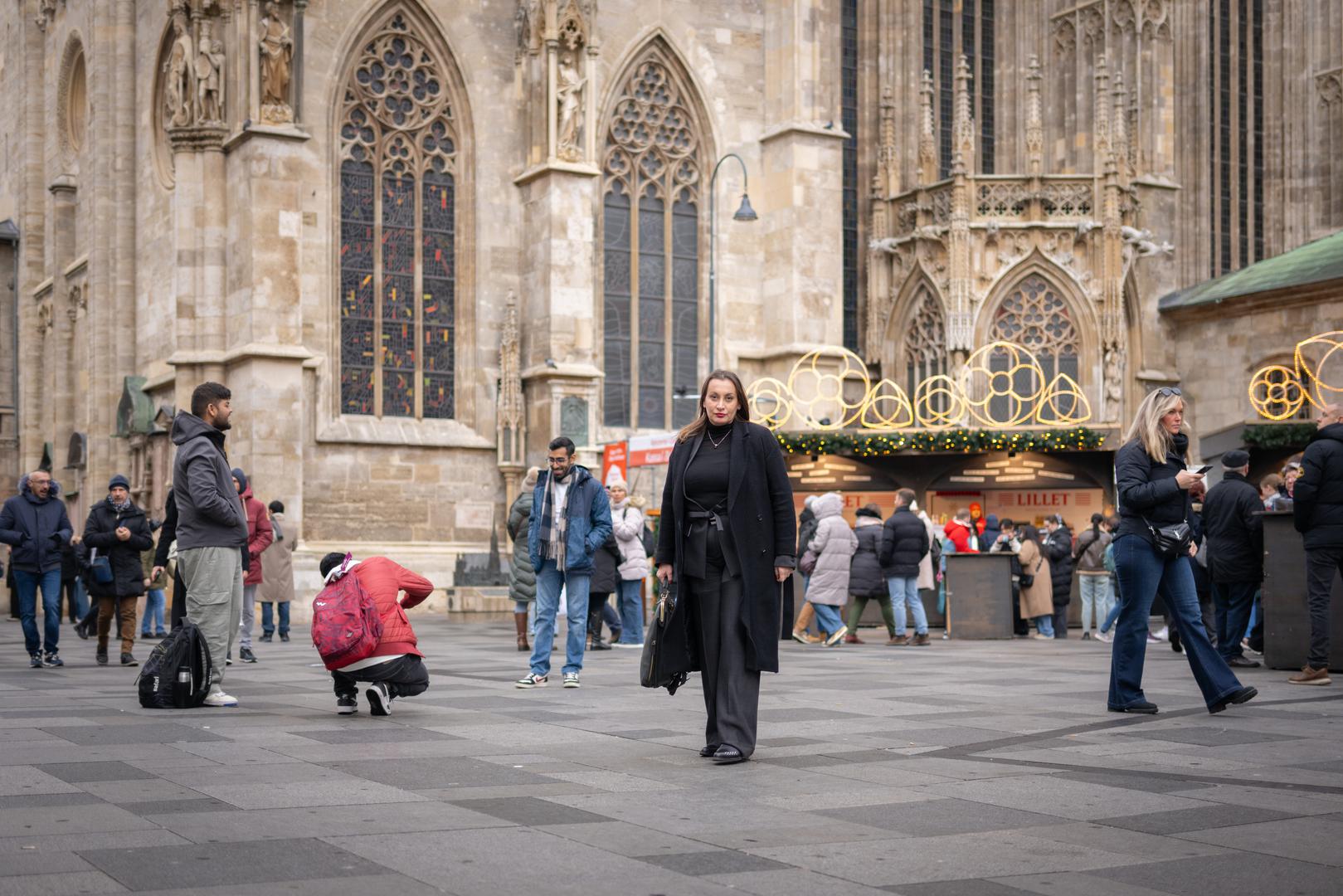 "Dobila sam negativne komentare jer sam se nazvala kobilom, no ljudi ne znaju da je konj jedna od najplemenitijih životinja i simbol diplomacije i međunarodnih odnosa", izjavila je Weiss.