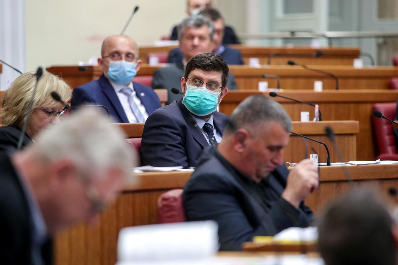 Zagreb: Zastupnici u Saboru glasali i ručno i elektroničkim putem te iz nekoliko prostorija
