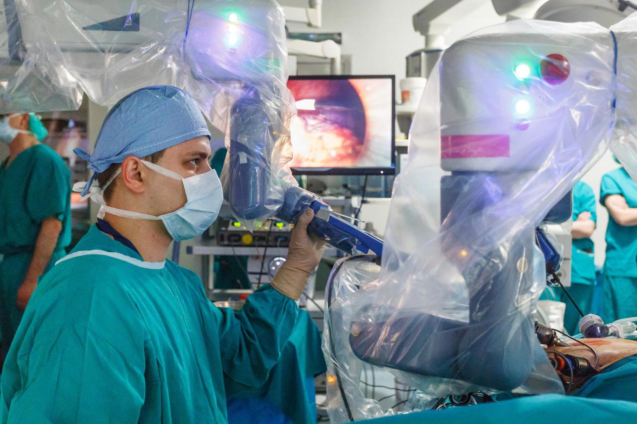 Robotska operacija na klinici za urologiju KBC-a Zagreb