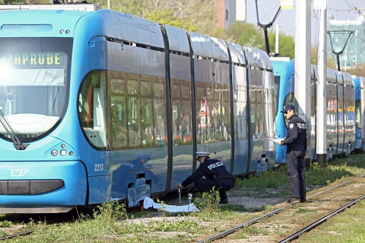 nalet tramvaja na pješaka (1)