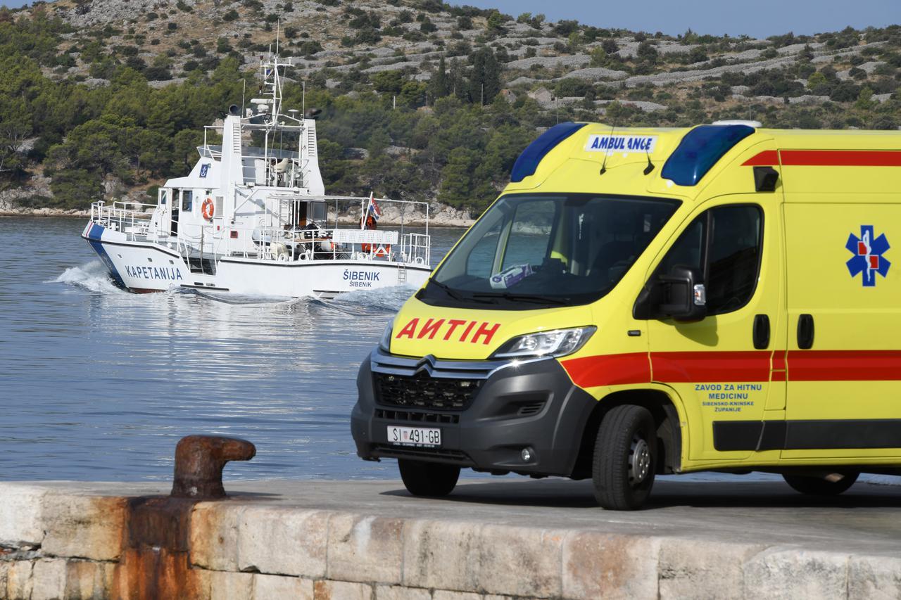 Lučka kapetanija Šibenik i Hitna pomoć svakodnevno pružaju usluge otočanima u šibenskom arhipelagu